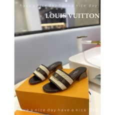 Louis Vuitton Slippers